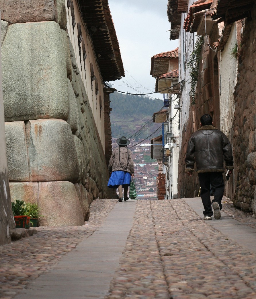 Stone walls of Cuzco.jpg